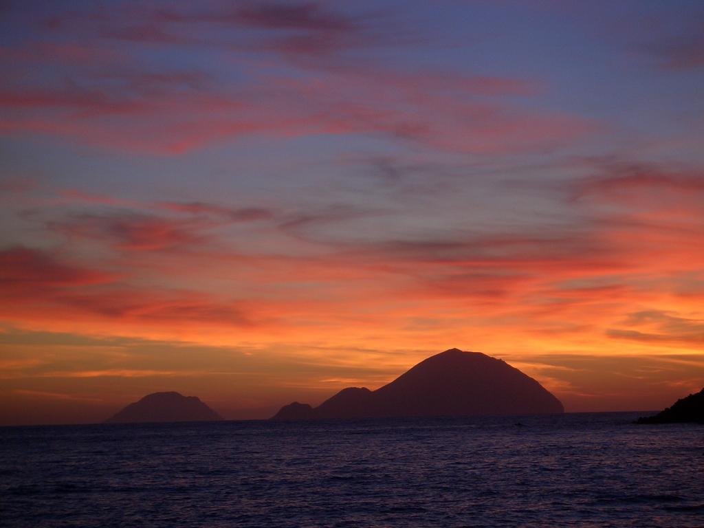 Hotel L'Ariana Isole Eolie - Una Esperienze Leni ภายนอก รูปภาพ